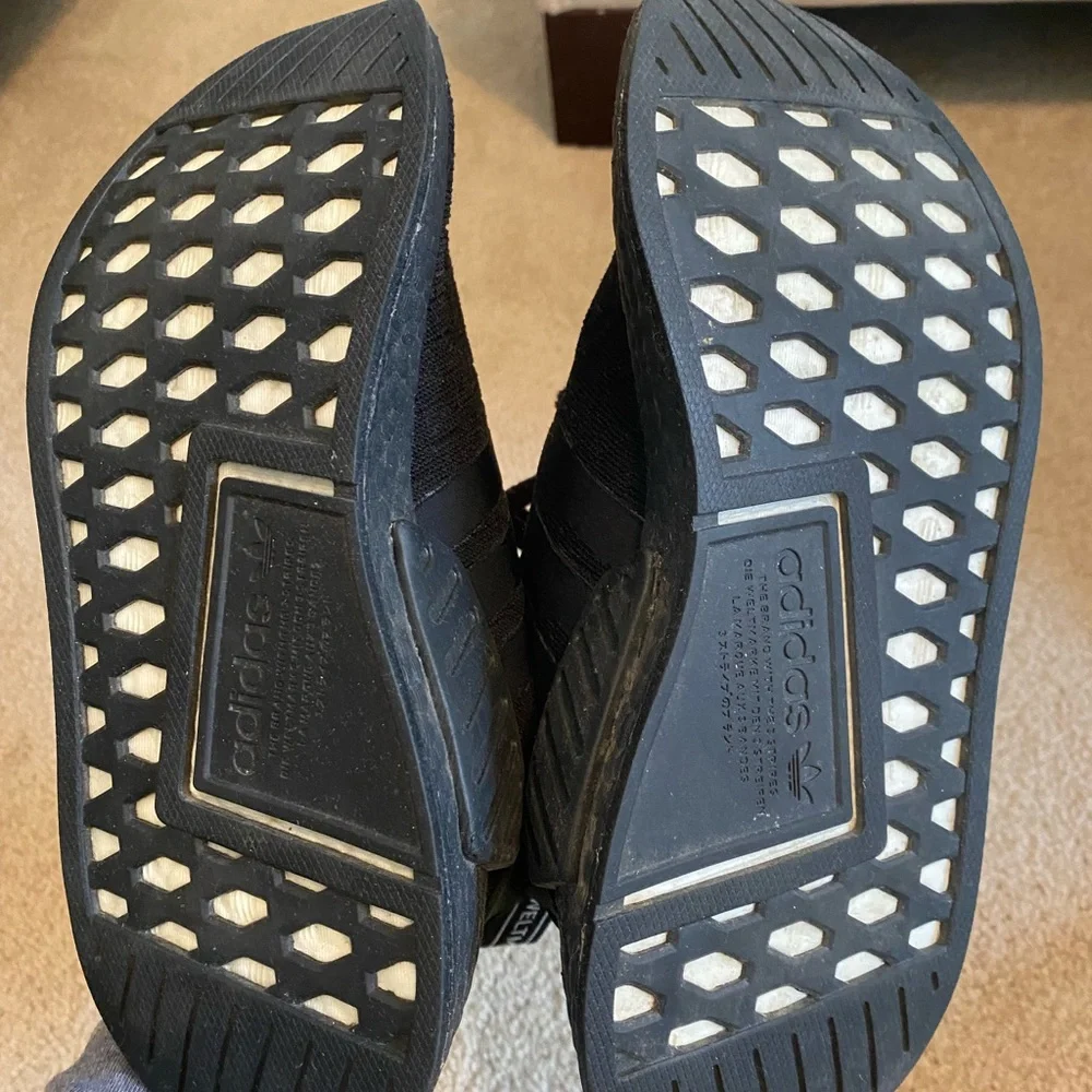All black NMD R1 - Picture 4 of 5